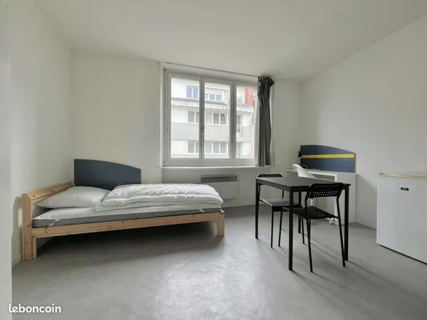 Studio 1 pièce 17 m² 