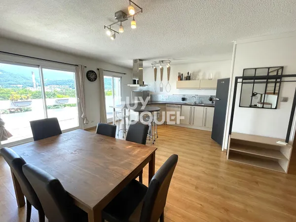 APPARTEMENT À VENDRE DE 5 PIÈCES DE 101,83 M² 