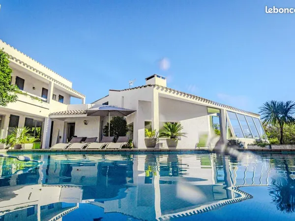 Maison 6 pièces 250 m² 