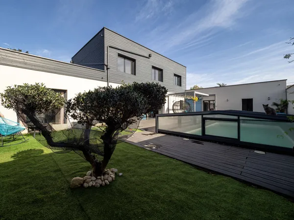 Maison contemporaine de 190m2, 5 chambres, sur un terrain de 
