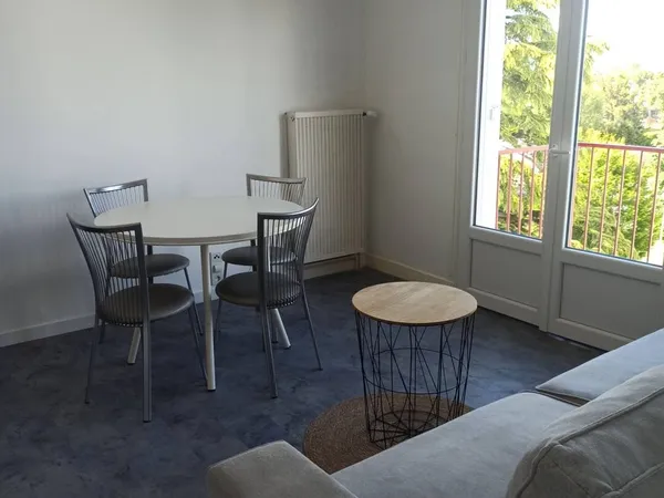 Studio 1 pièce 30 m² 