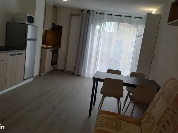 Studio meublé a louer a l'année 