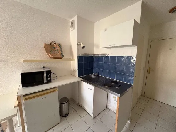 Studio 1 pièce 19 m² 