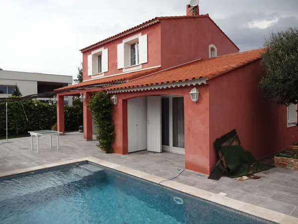 Maison Six Fours Les Plages 6 pièce(s) 116 m2 