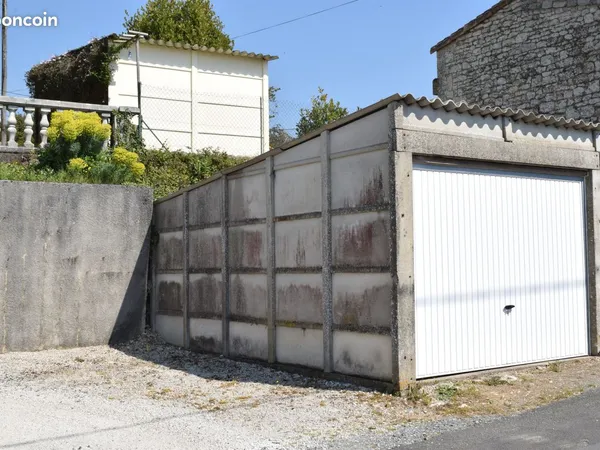 Parking/box 15 m² La Crèche 