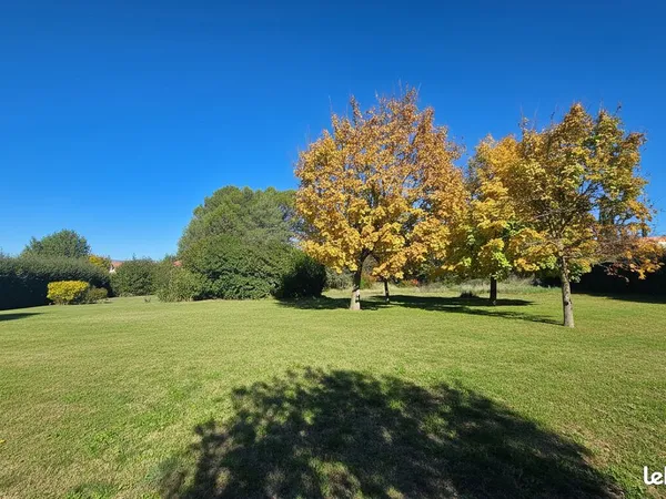 Terrain 1281 m² VERNEGUES 