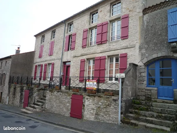 A LOUER T3 DUPLEX MORTAGNE sur SEVRE 