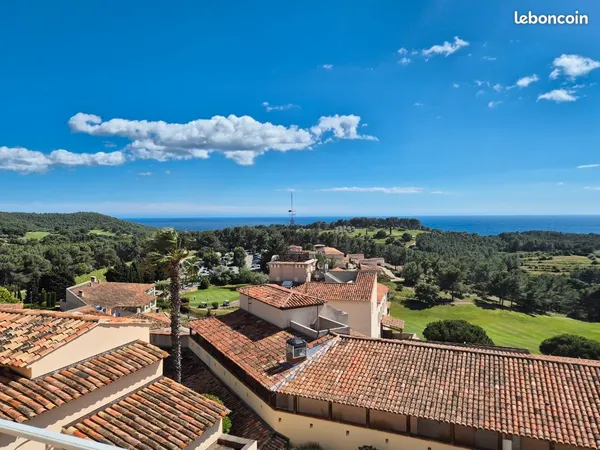 Golf de Frégate, T2 vue mer avec terrasse, ascenseur et parking 