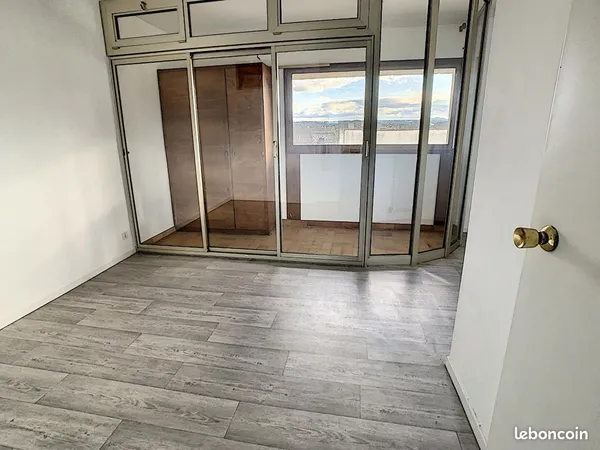 Studio 1 pièce 22 m² 