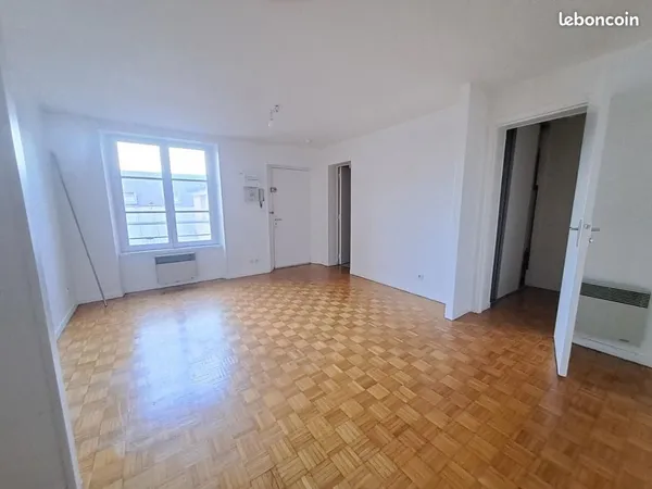 Studio 1 pièce 31 m² 