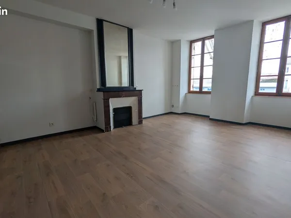 Appartement T2, 3 pièces, 1er étage, 51m2 rénové à louer à NERAC 47600 