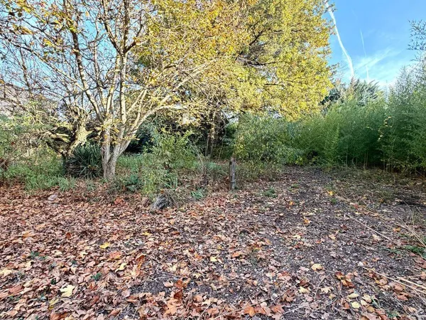 Terrain constructible 400 m² 