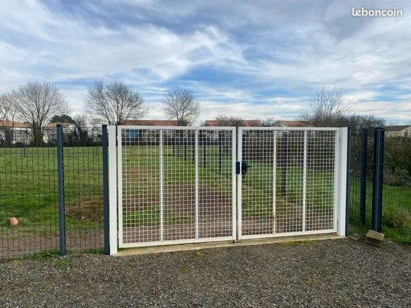 Terrain 500m2 clôturé constructible 
