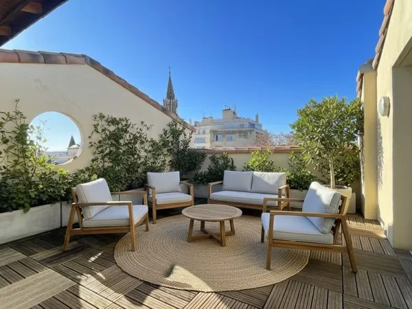 Appartement 5 pièces 215 m² 