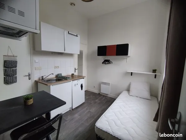 Studio 1 pièce 10 m² 