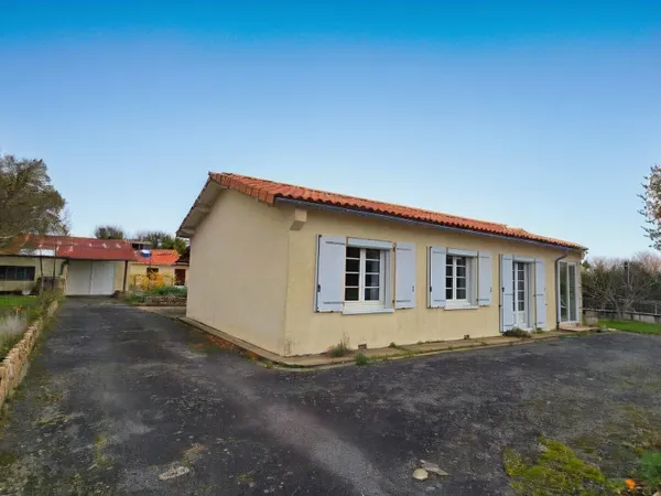 Maison de plain pied Charroux 