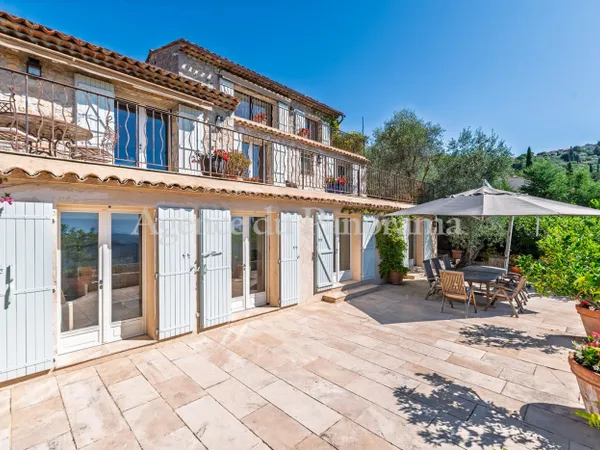 PROPRIETE EN PIERRE ET SA VUE PANORAMIQUE MER 