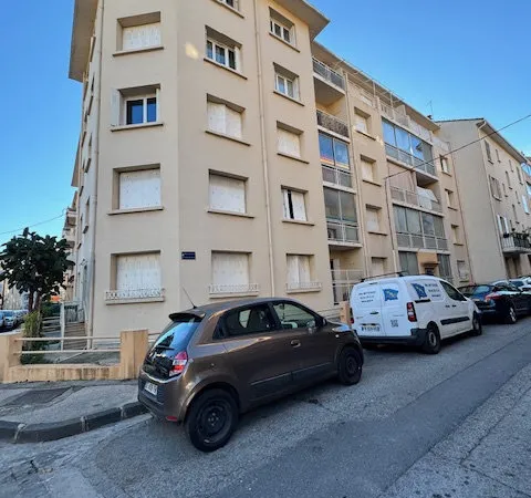Beau T3 rénové 54 m2 avec balcons - Toulon Ouest 