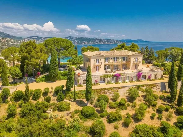 Villa 9 pièces 560 m² 