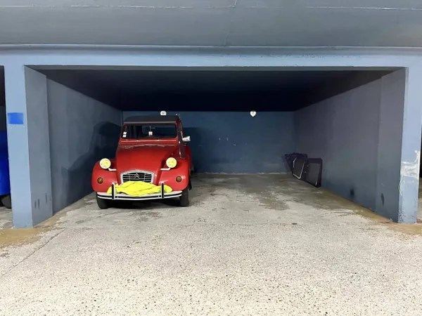 Parking 24 m² 