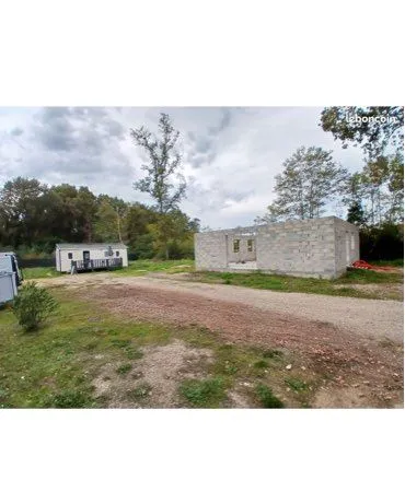 Terrain 2400m2 avec maison cadastré et mobilhome 2ch 