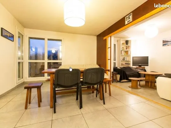 Appartement 77 m^2 T4 