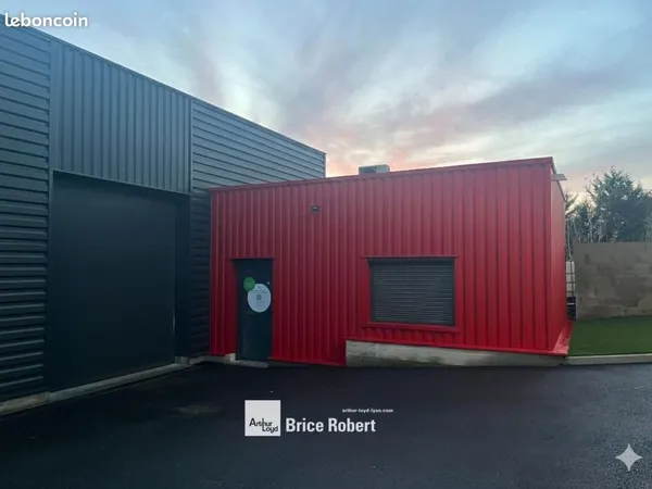 Local bureaux 150 m² 