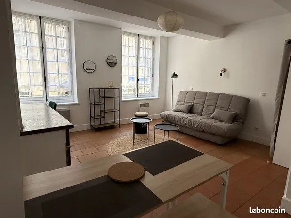 Studio 1 pièce 30 m² 
