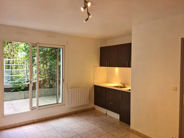 Loue studio - 1 chambre, 23m² Avec jardinet de 25m²- Nantes (44) 