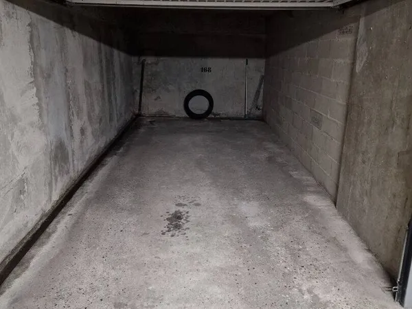 Parking 16 m² 