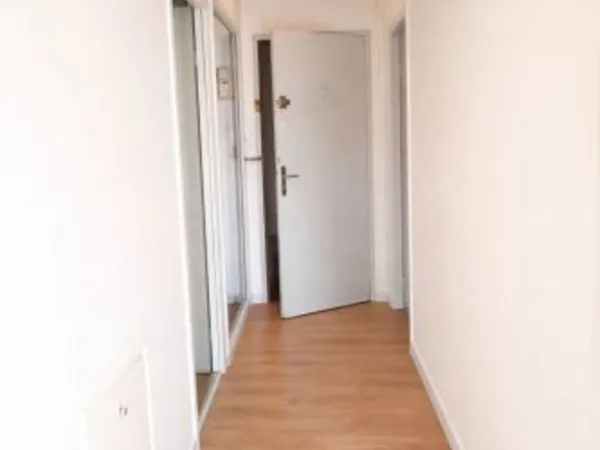 Votre agence France Loire vous propose cet appartement à la location sur la commune de Bourges. 