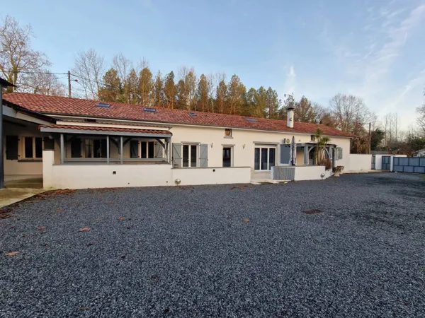 Maison 7 pièces 214 m² 