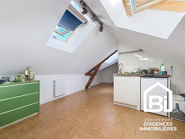 Studio 1 pièce 8 m² 