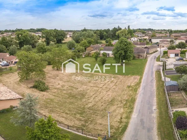 Terrain coeur de village 