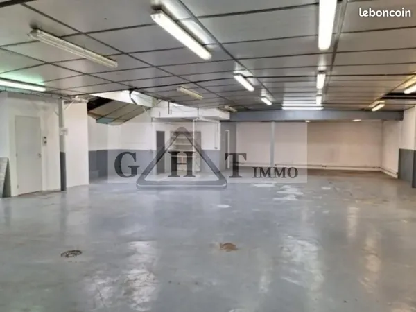 Local industriel 224 m² 