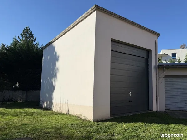 Parking/box 55 m² Vichy 