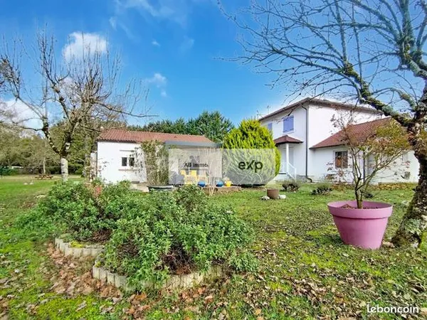 Maison 13 pièces 250 m² 