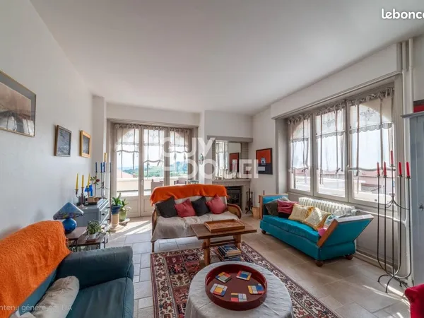 Propriété 6 pièces 174 m² 
