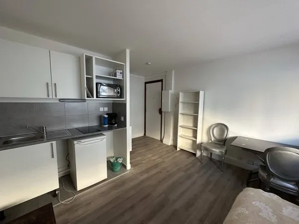 Studio 1 pièce 18 m² 
