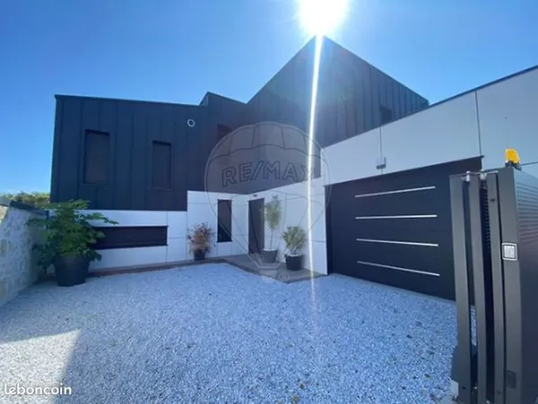 Maison 6 pièces 216 m² 