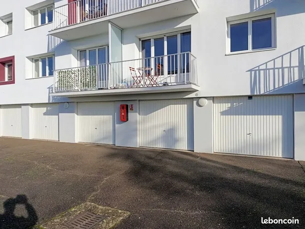 T2 parfait état 1er étage avec balcon et garage 