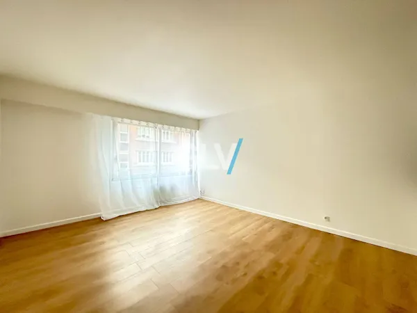 Studio 1 pièce 29 m² 