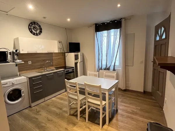 📢 À louer : Studio meublé 21 m² - Centre de Bellegarde 
