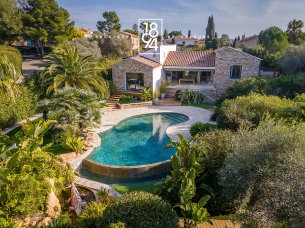 Maison contemporaine de 180m2 à sanary sur mer 