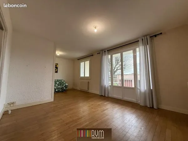 Appartement 4 pièces 77 m² 