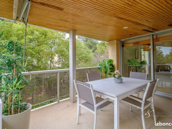 Appartement 4 pièces 104 m² 