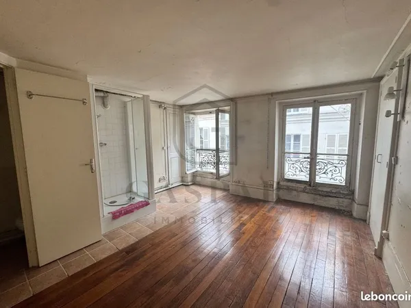 Studio 1 pièce 17 m² 