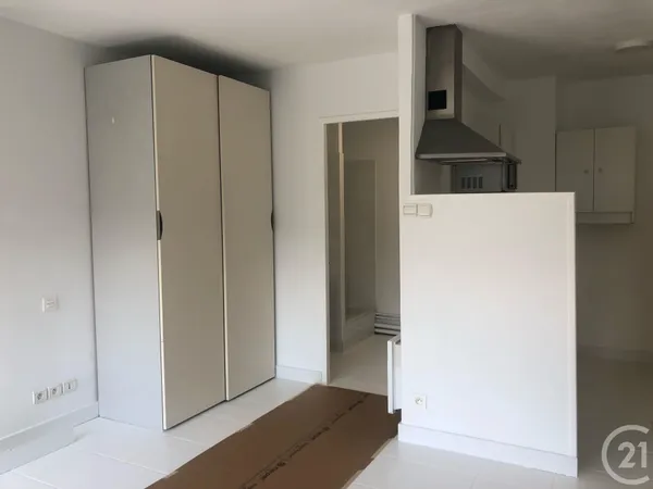 Studio 1 pièce 24 m² 