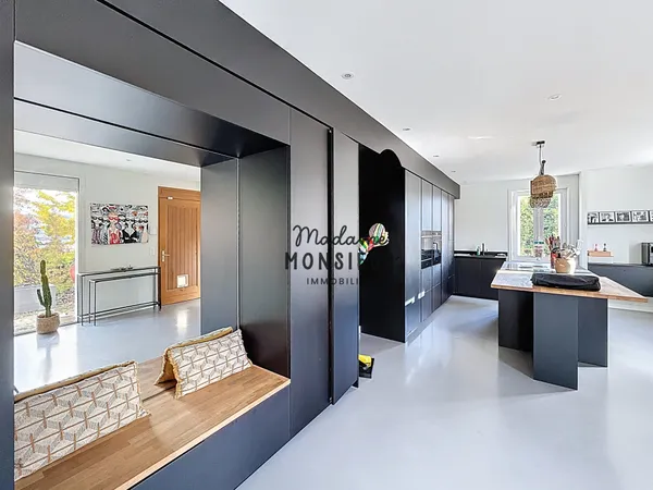 Maison familiale, proche de toutes les commodités. 