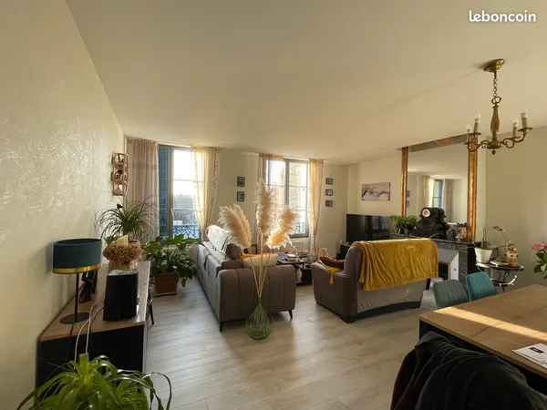 Magnifique appartement de 3 chambres plus terrasse, cave et grenier 